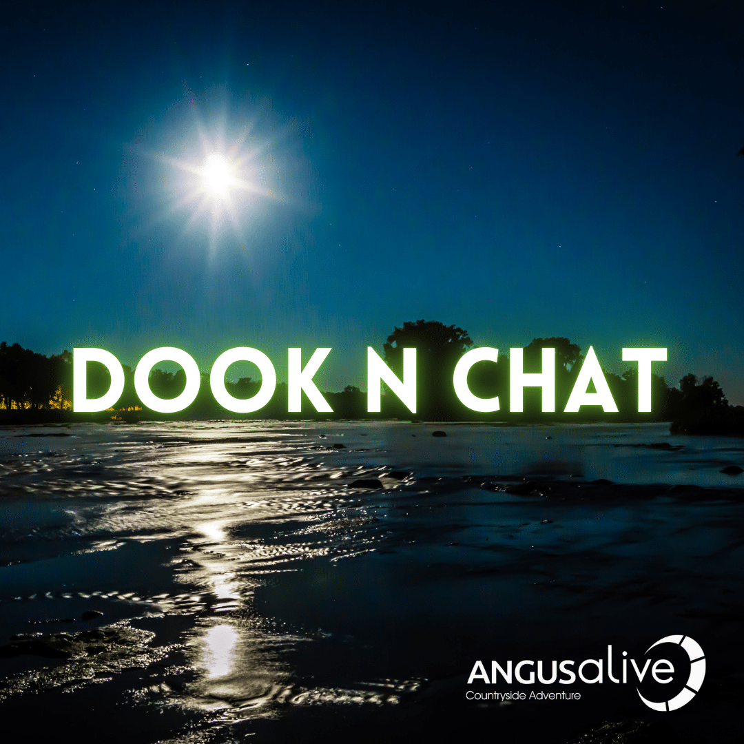 dook n chat under a nearly full moon
